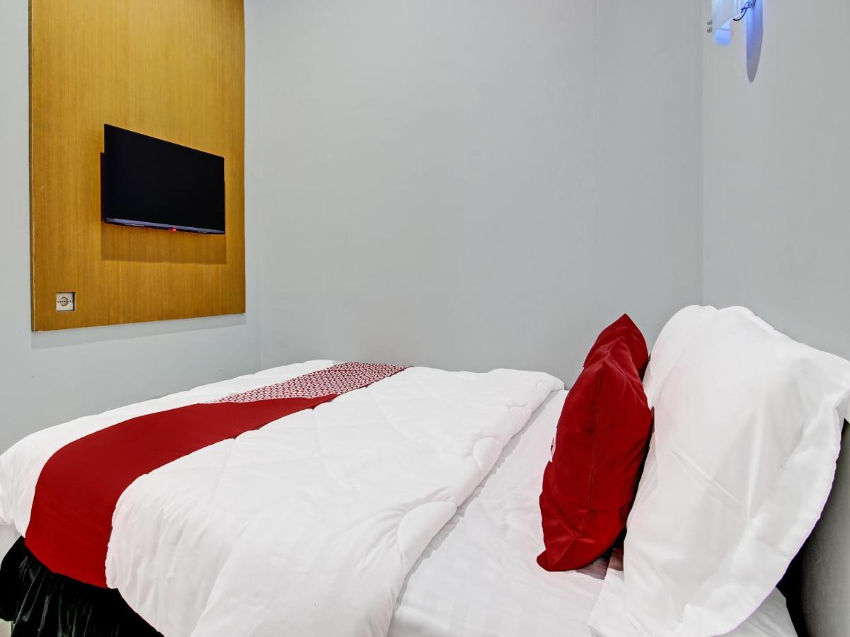 Oyo 91686 Triple S Hotel Malioboro يوغياكارتا المظهر الخارجي الصورة