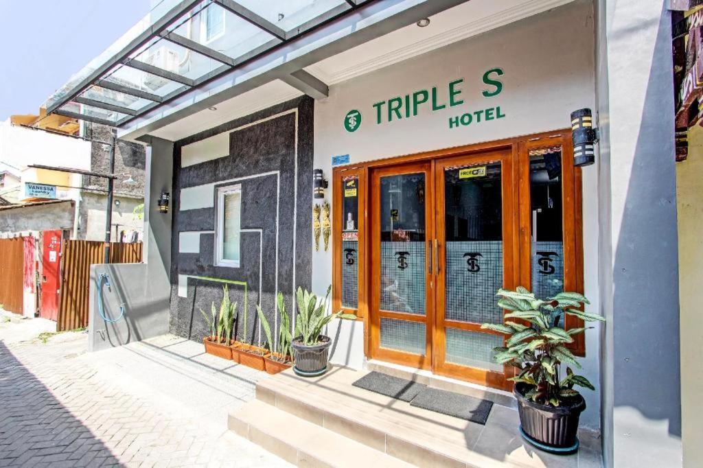 Oyo 91686 Triple S Hotel Malioboro يوغياكارتا المظهر الخارجي الصورة